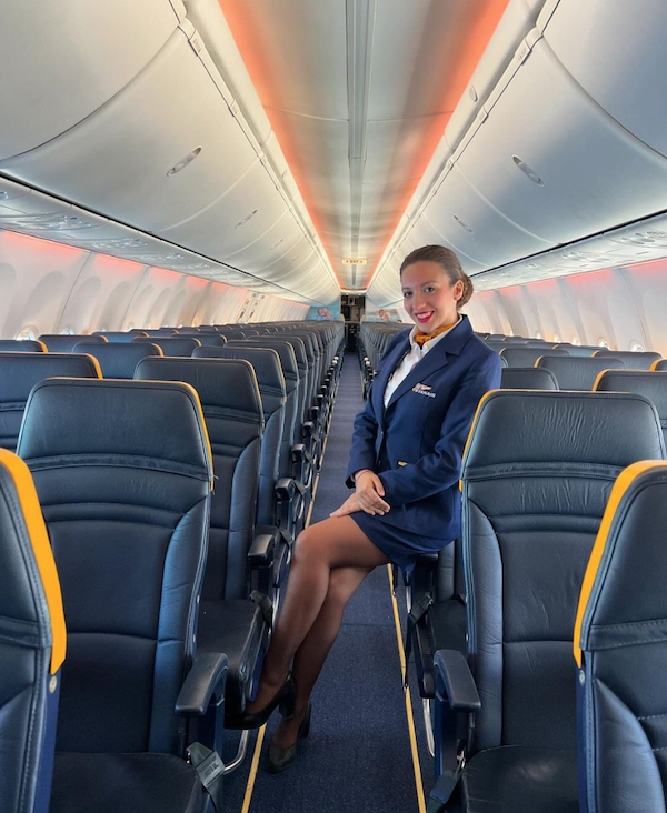 flightattendants28_029