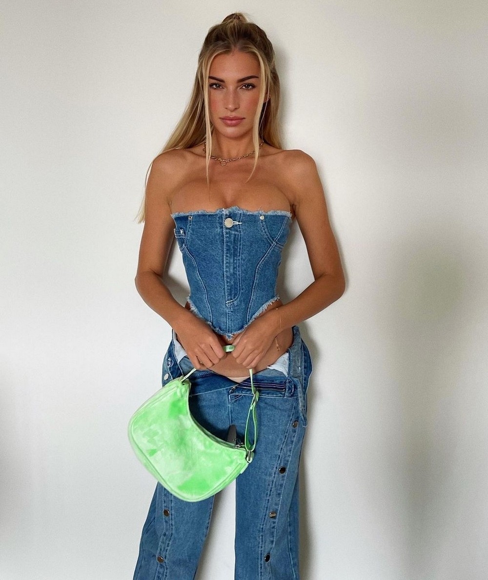 girlsincorsets23_046