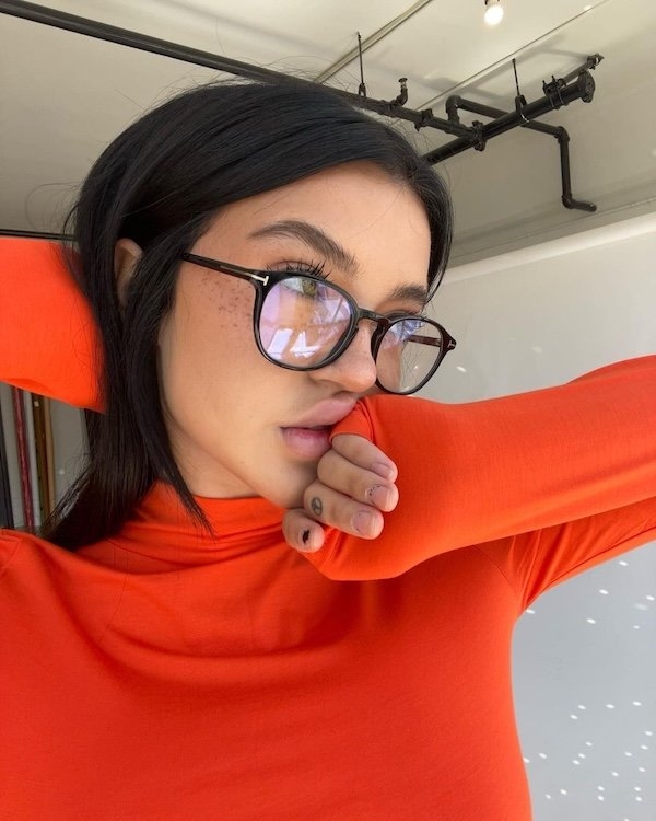 girlswithglasses42_055