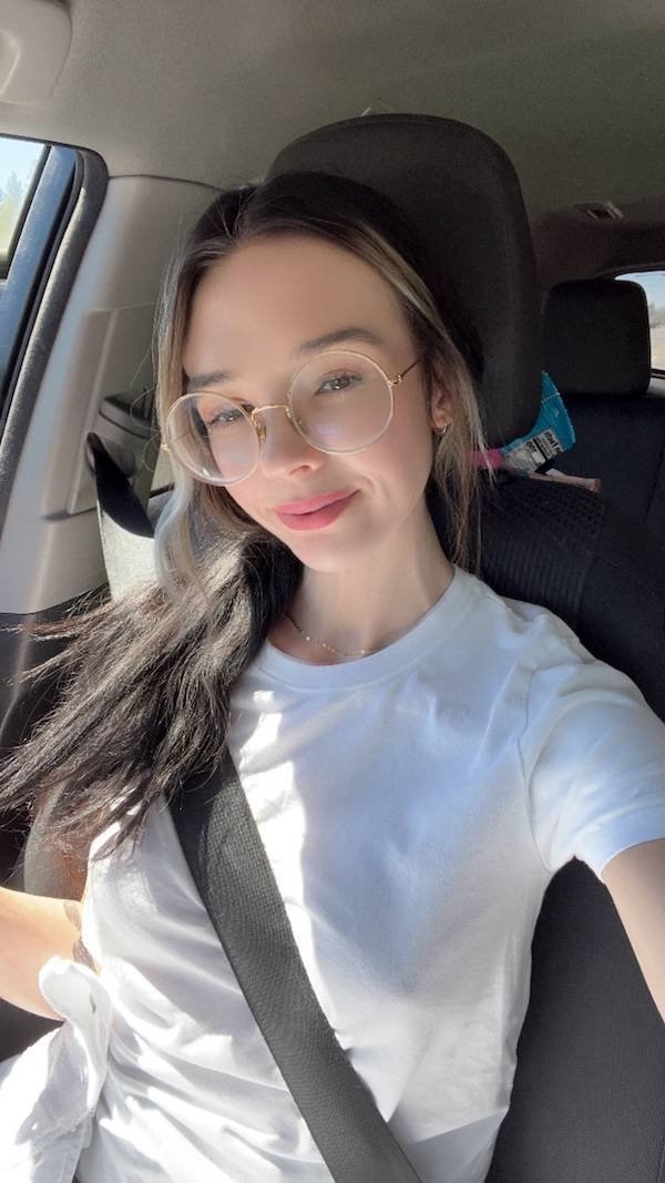 girlswithglasses44_009