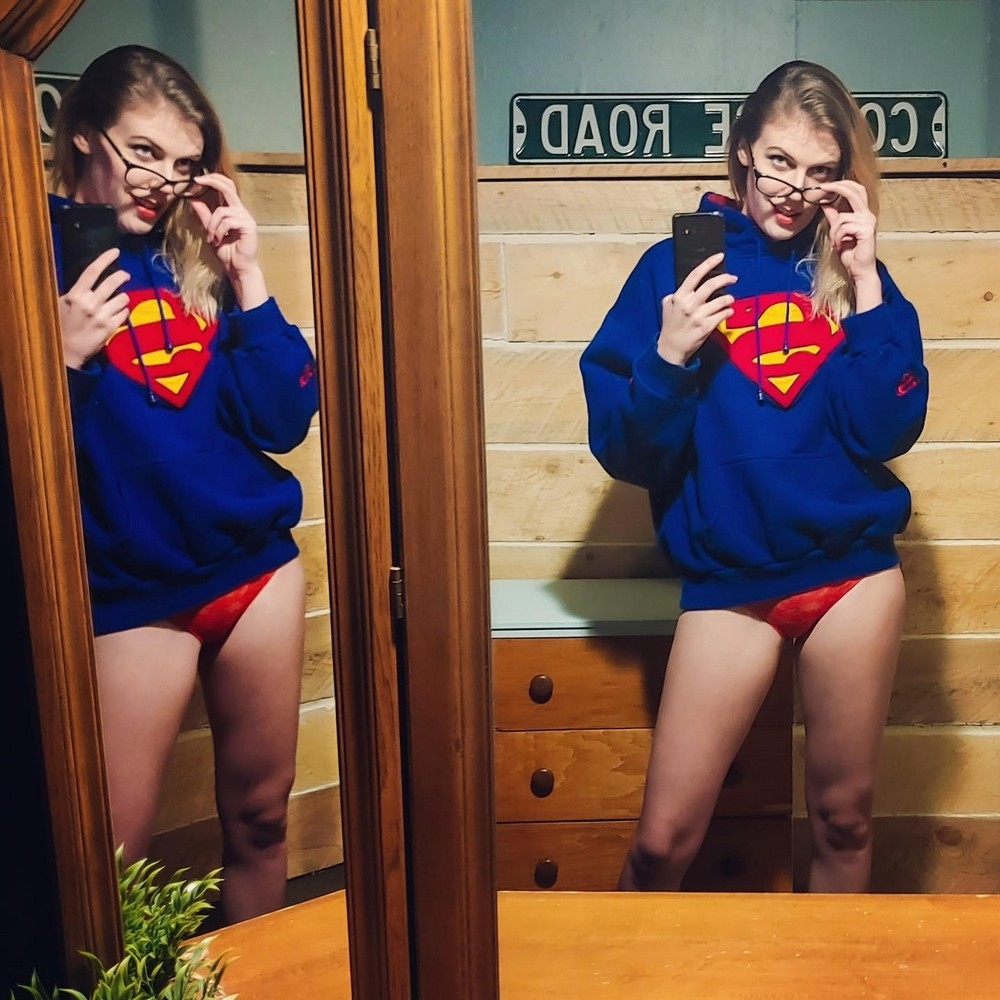 girlswithglasses44_021