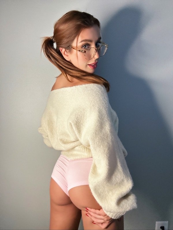 girlswithglasses44_041
