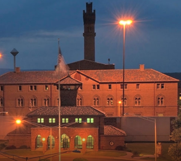 mostdangerousprison_006