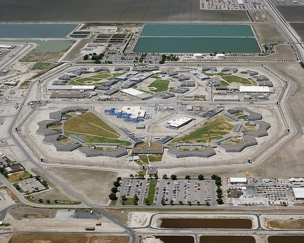 mostdangerousprison_007