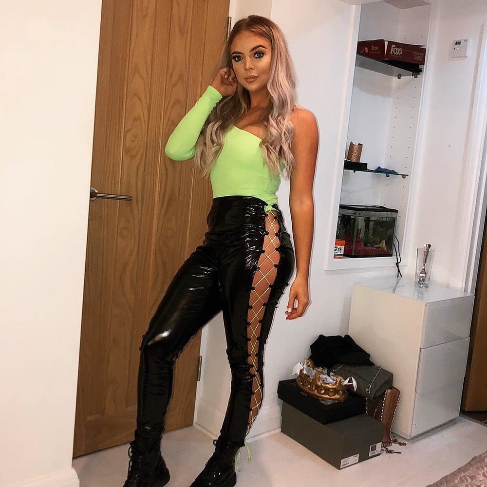 girlsinlatexleather35_042