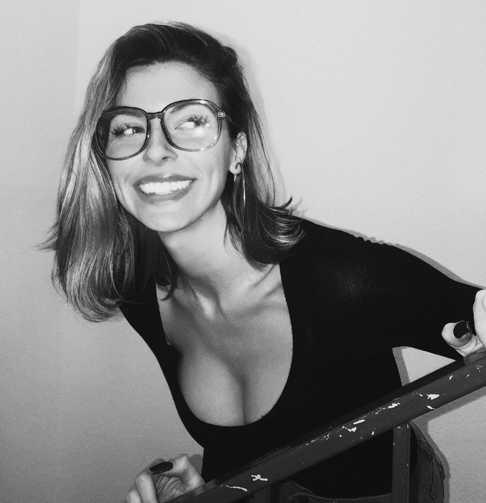 girlswithglasses47_015