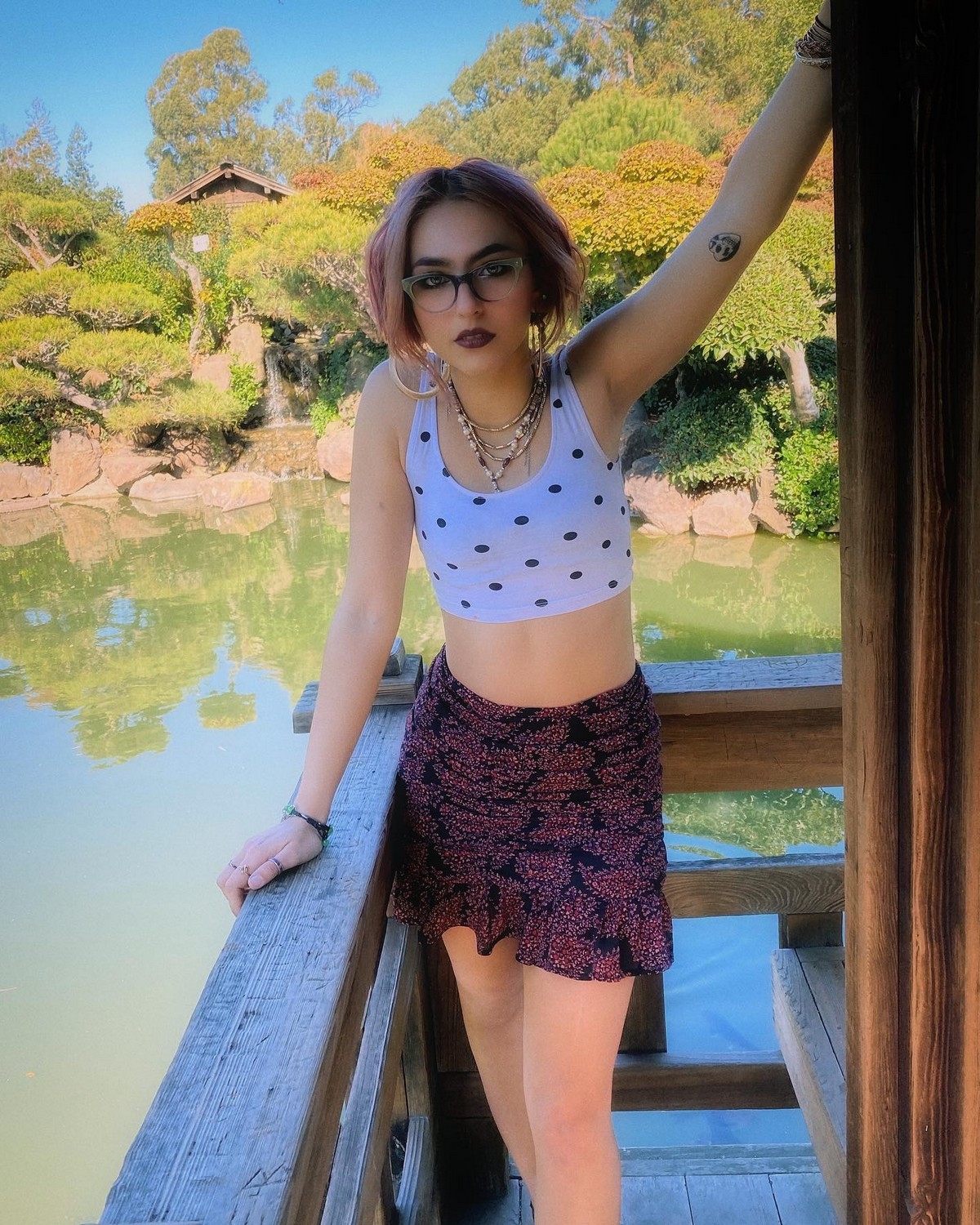 girlswithglasses47_053