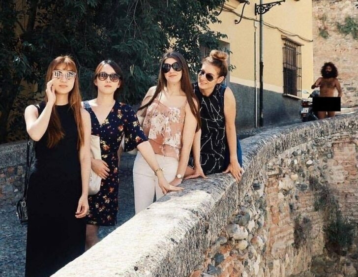 photobombinggoldenglobes2_004