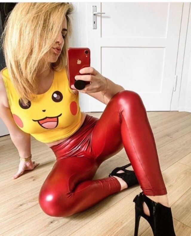 girlsinlatexleather37_008