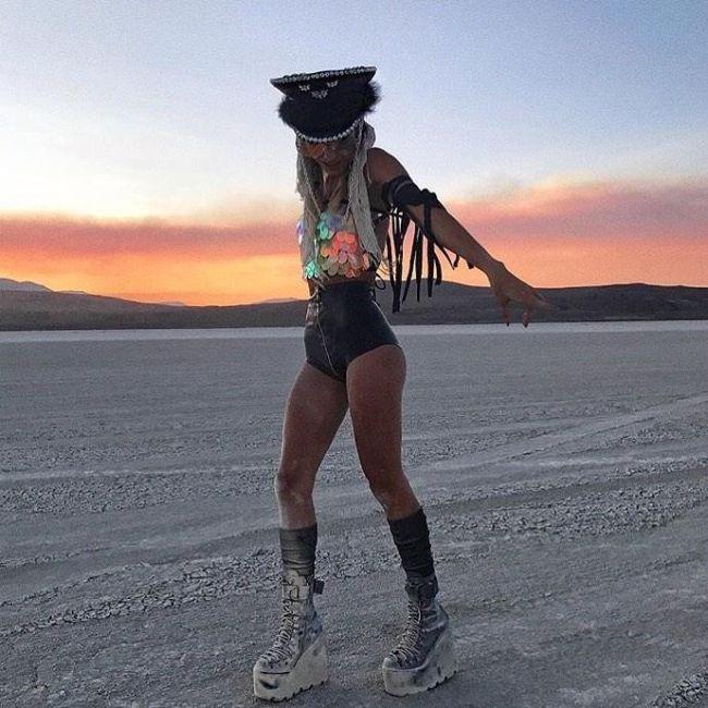 girlsofburningman2017_018 girlsofburningman2017_018
