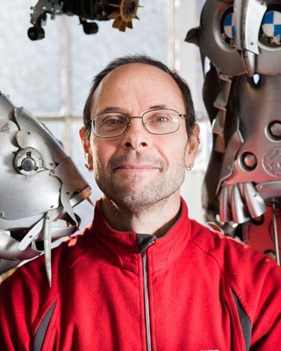 hubcapsculptures_021 hubcapsculptures_021