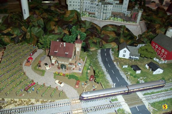 train_show_096 train_show_096